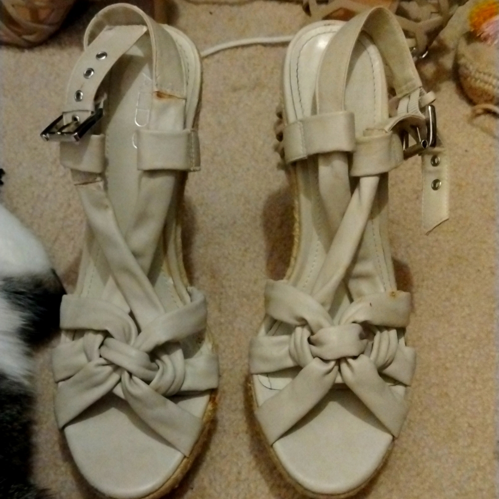 Aldo heels with flaws as reflected in price all items $10 or less are $10 for25